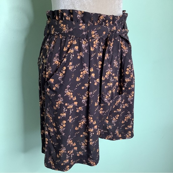 Jachs Girlfriend Floral Paper Bag High Waist Pull On Culotte Shorts NWT - Picture 5 of 16